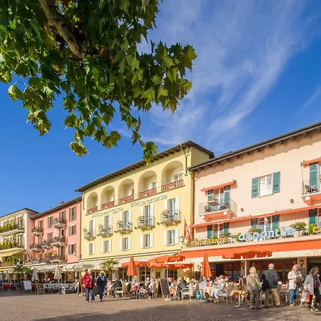Piazza & Restaurants Hotel